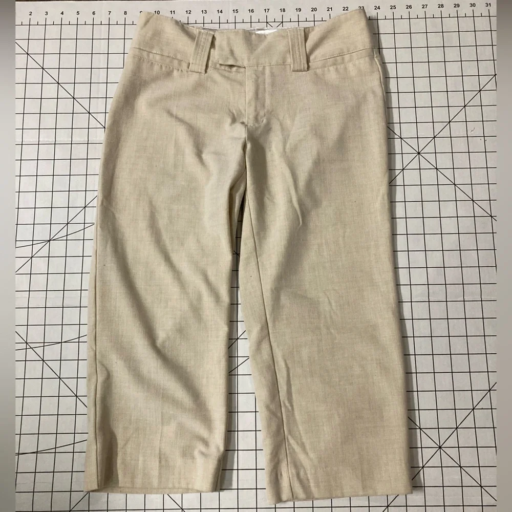 Maurice’s Women’s‎ Tan Size 1/2 Capri Pants
